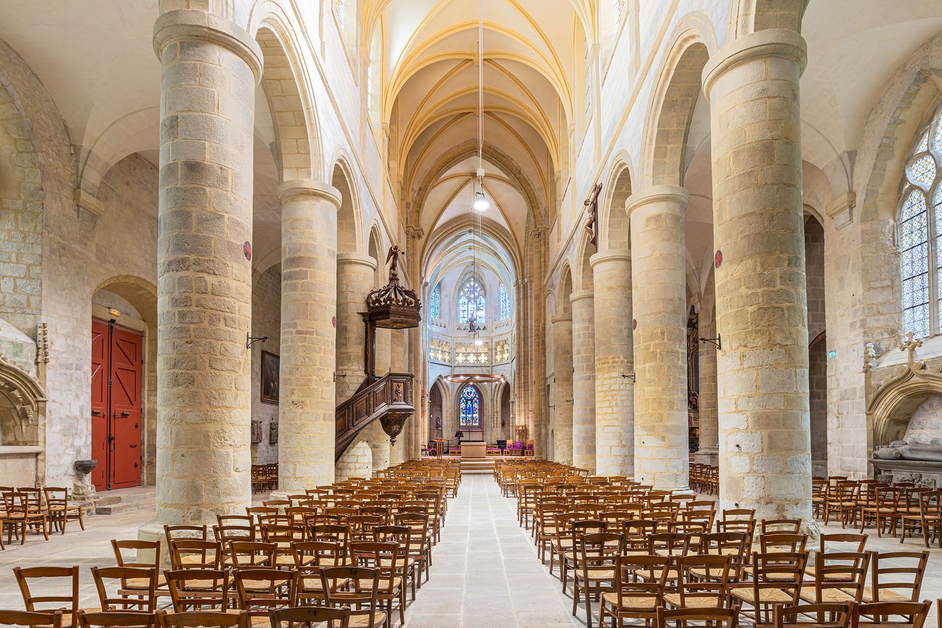 Nef XVIII et cœur gothique cathédrale Saint Etienne à Saint-Brieuc