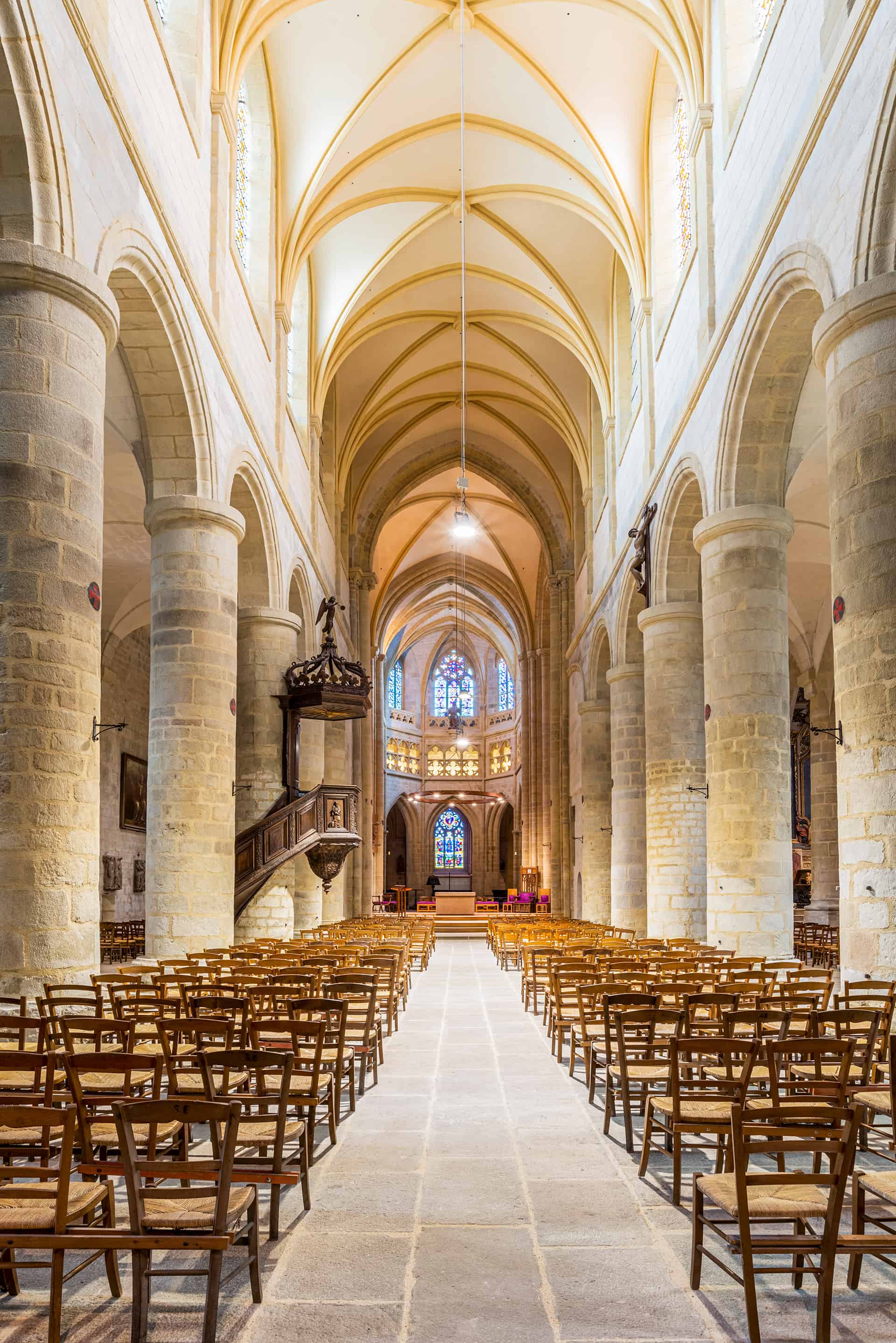 Nef XVIII et cœur XIII cathédrale Saint Etienne à Saint-Brieuc
