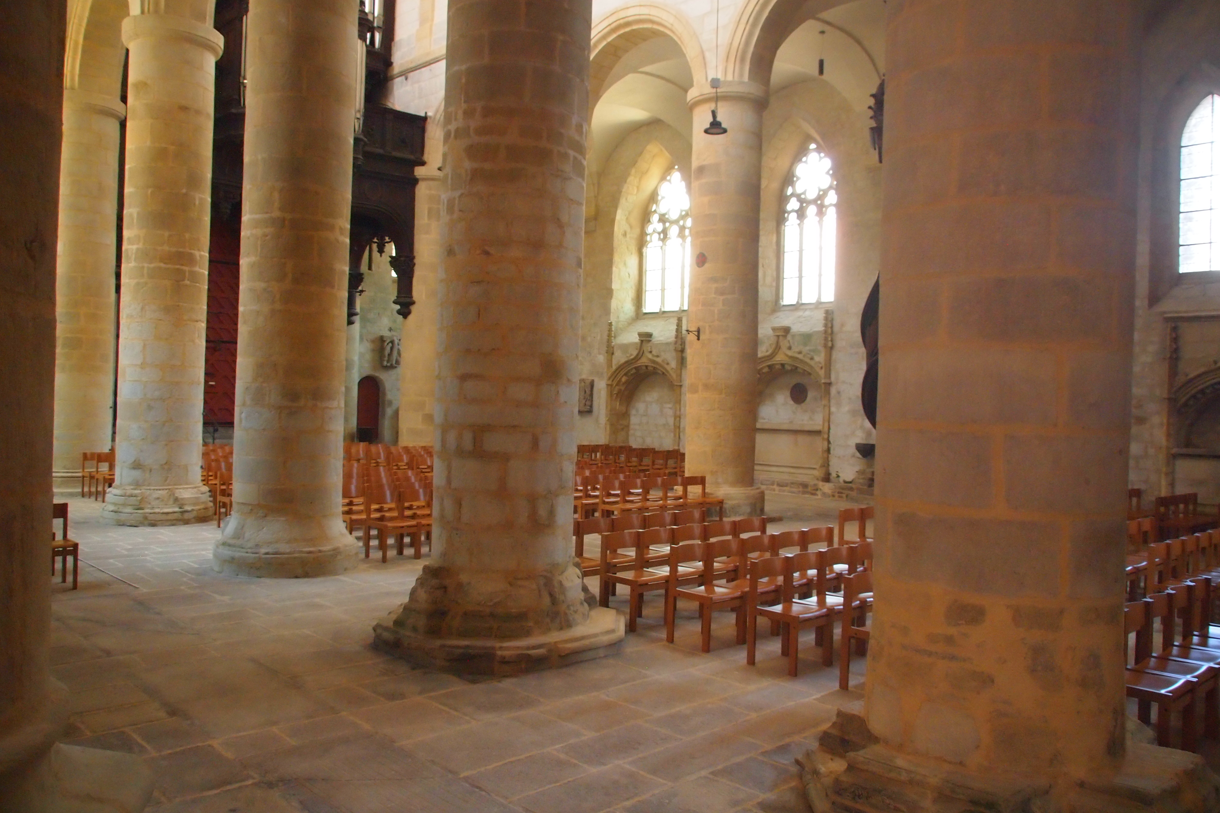 Nef Cathédrale Saint Etienne depuis la chapelle haute.